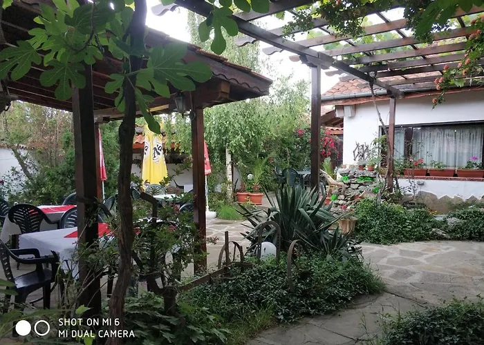 Papanovata House